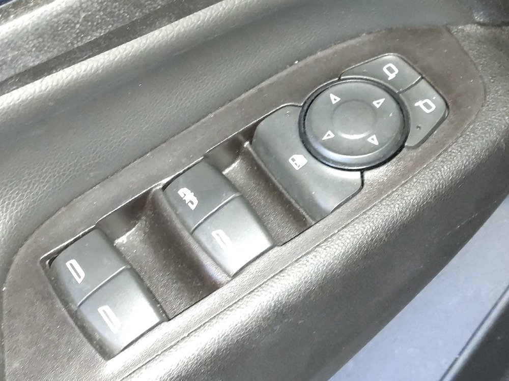 Used 2018 Chevrolet Equinox LT image 27