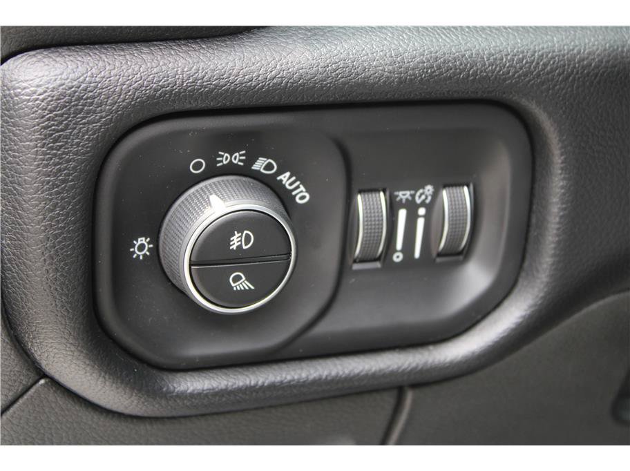 Used 2019 RAM 1500 Big Horn RWD image 15