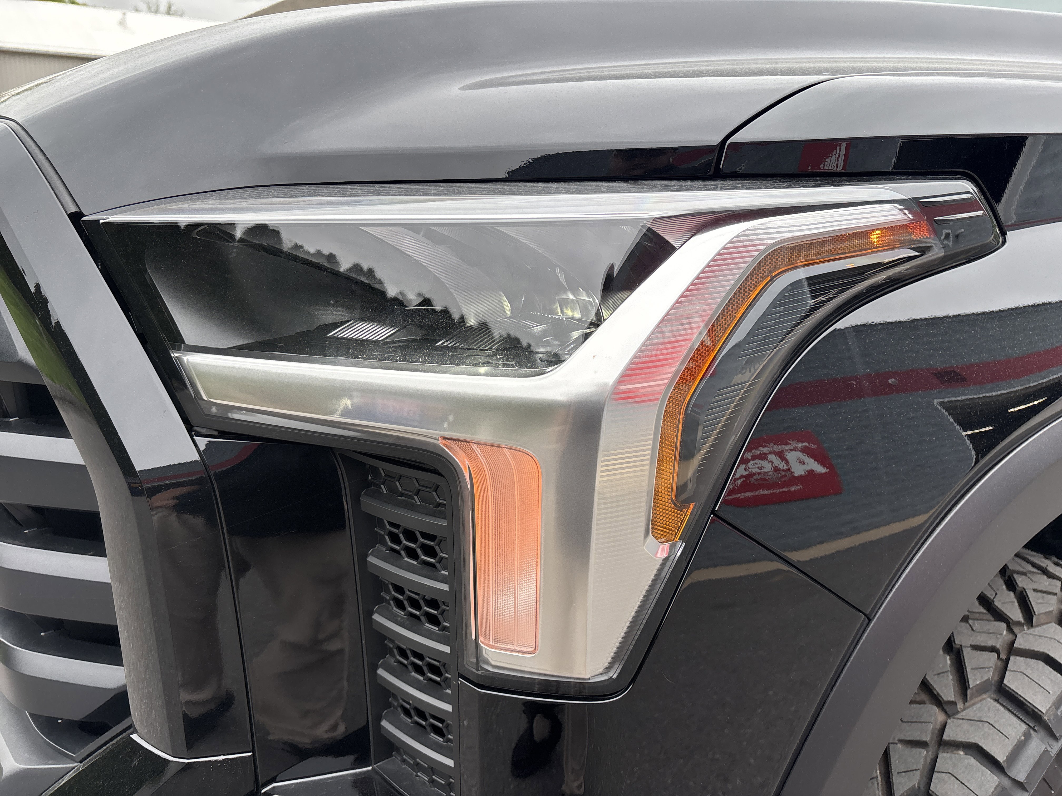 Used 2025 Toyota Tundra SR5 AWD/4WD image 9