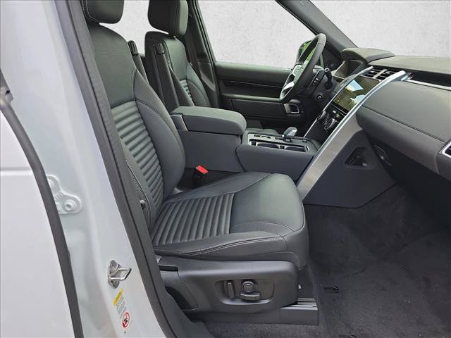 Used 2025 Land Rover Discovery S AWD/4WD image 10