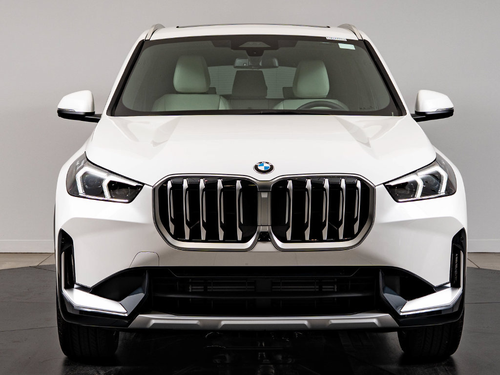 New 2026 BMW X1 xDrive28i w/ Technology Package AWD/4WD image 2
