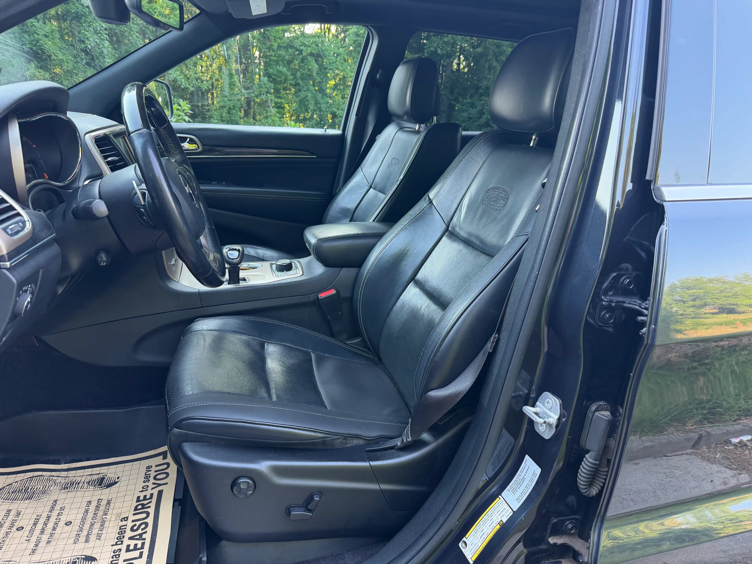 Used 2015 Jeep Grand Cherokee Overland AWD/4WD image 9