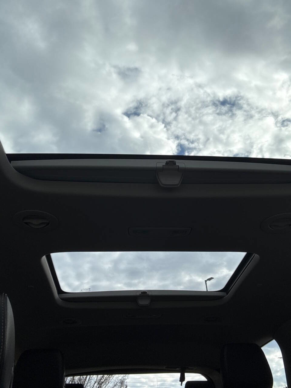 Used 2018 Chevrolet Traverse Premier w/ Driver Confidence II Package FWD image 25