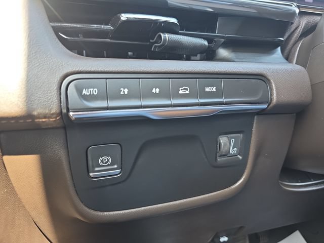 Used 2023 Cadillac Escalade Premium Luxury AWD/4WD image 22