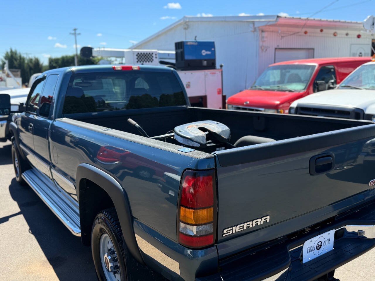 Used 2007 GMC Sierra 3500 SLT RWD image 7