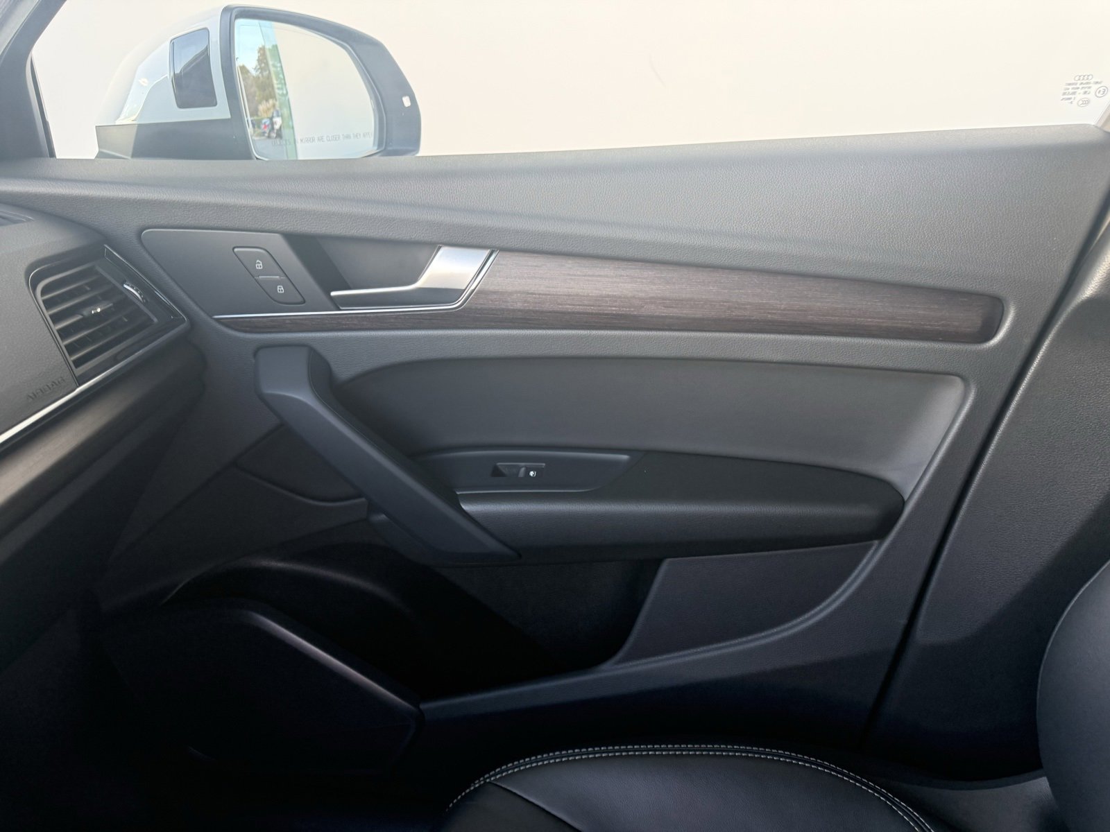 Used 2023 Audi Q5 2.0T Premium w/ Convenience Package image 21