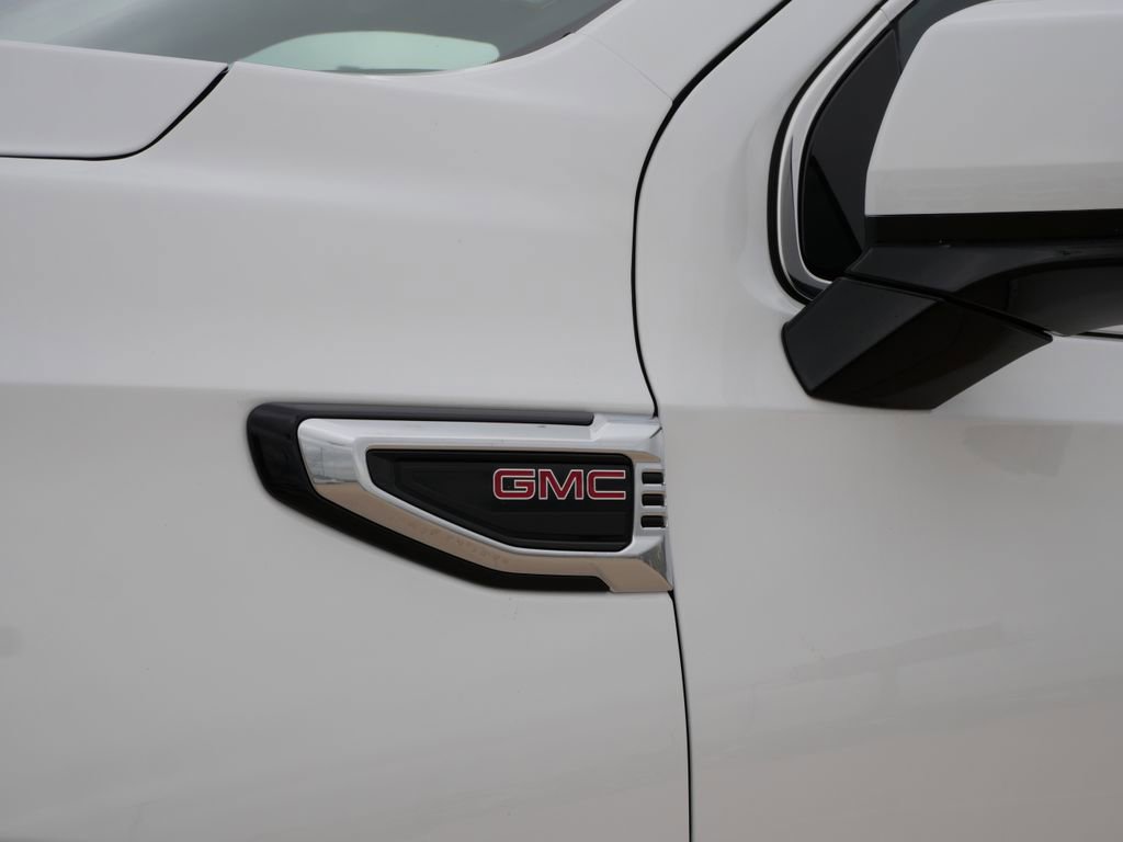 Used 2025 GMC Yukon Denali AWD/4WD image 13