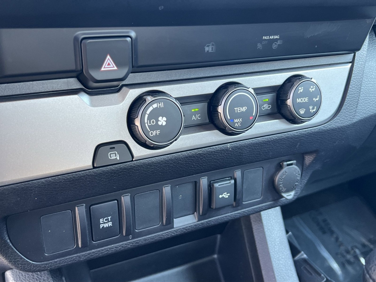 Used 2023 Toyota Tacoma SR image 18