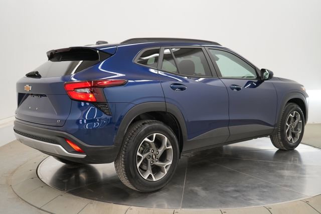 Used 2024 Chevrolet Trax LT w/ LT Convenience Package FWD image 7