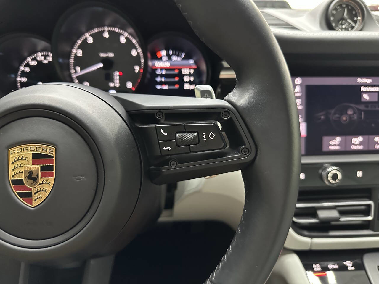 Used 2024 Porsche Macan S image 22