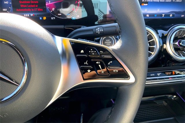 Used 2025 Mercedes-Benz GLA 250 4MATIC image 21