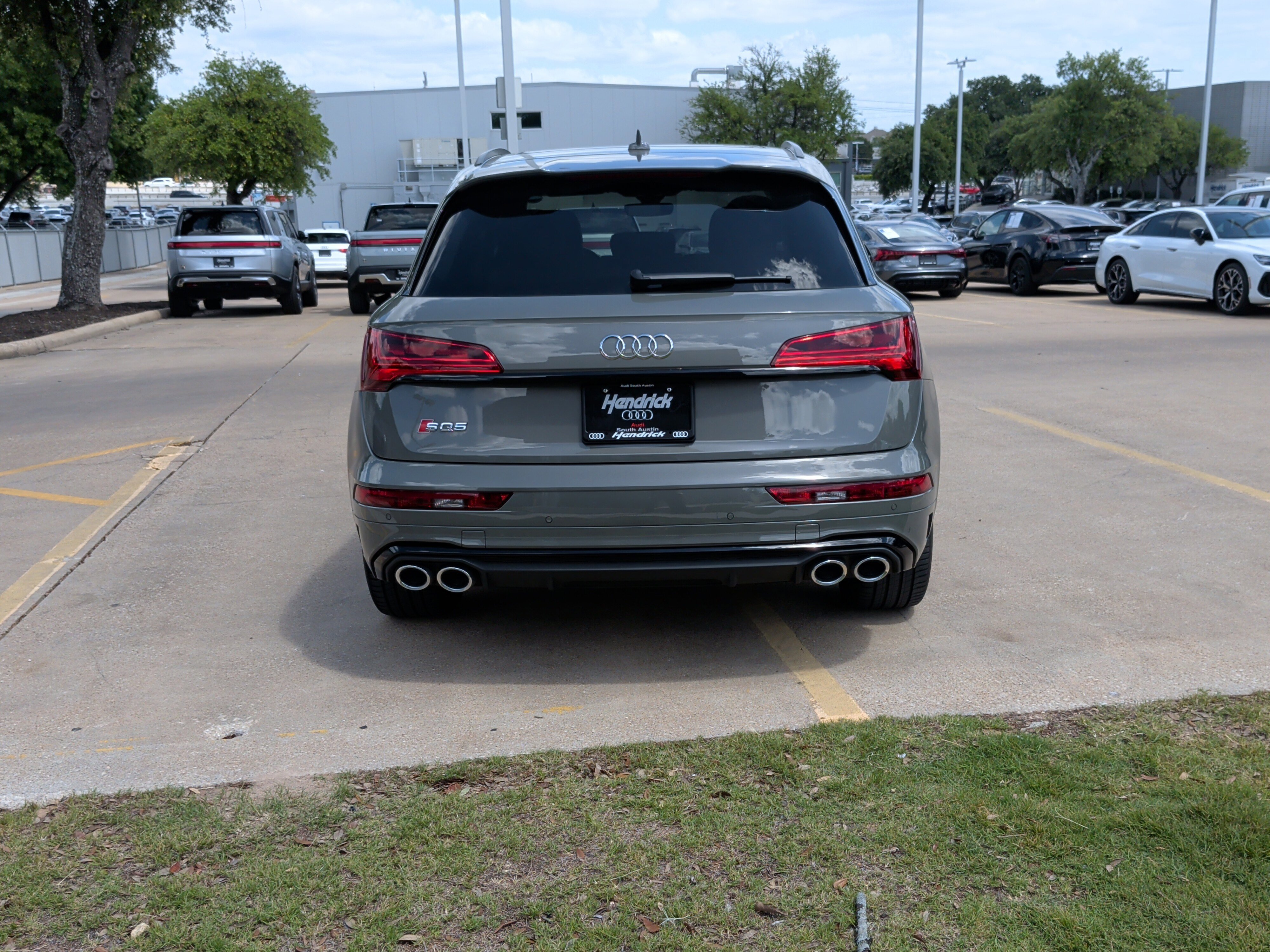 Used 2023 Audi SQ5 Prestige w/ Prestige Package AWD/4WD image 9