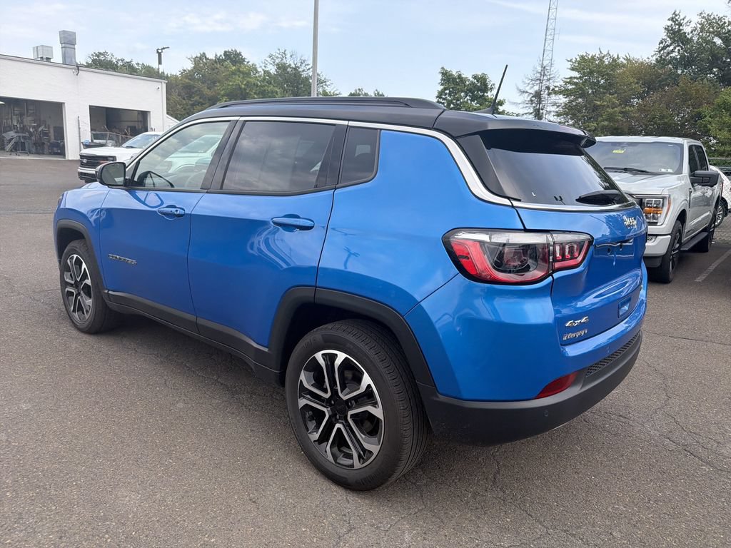 Used 2023 Jeep Compass Limited AWD/4WD image 3