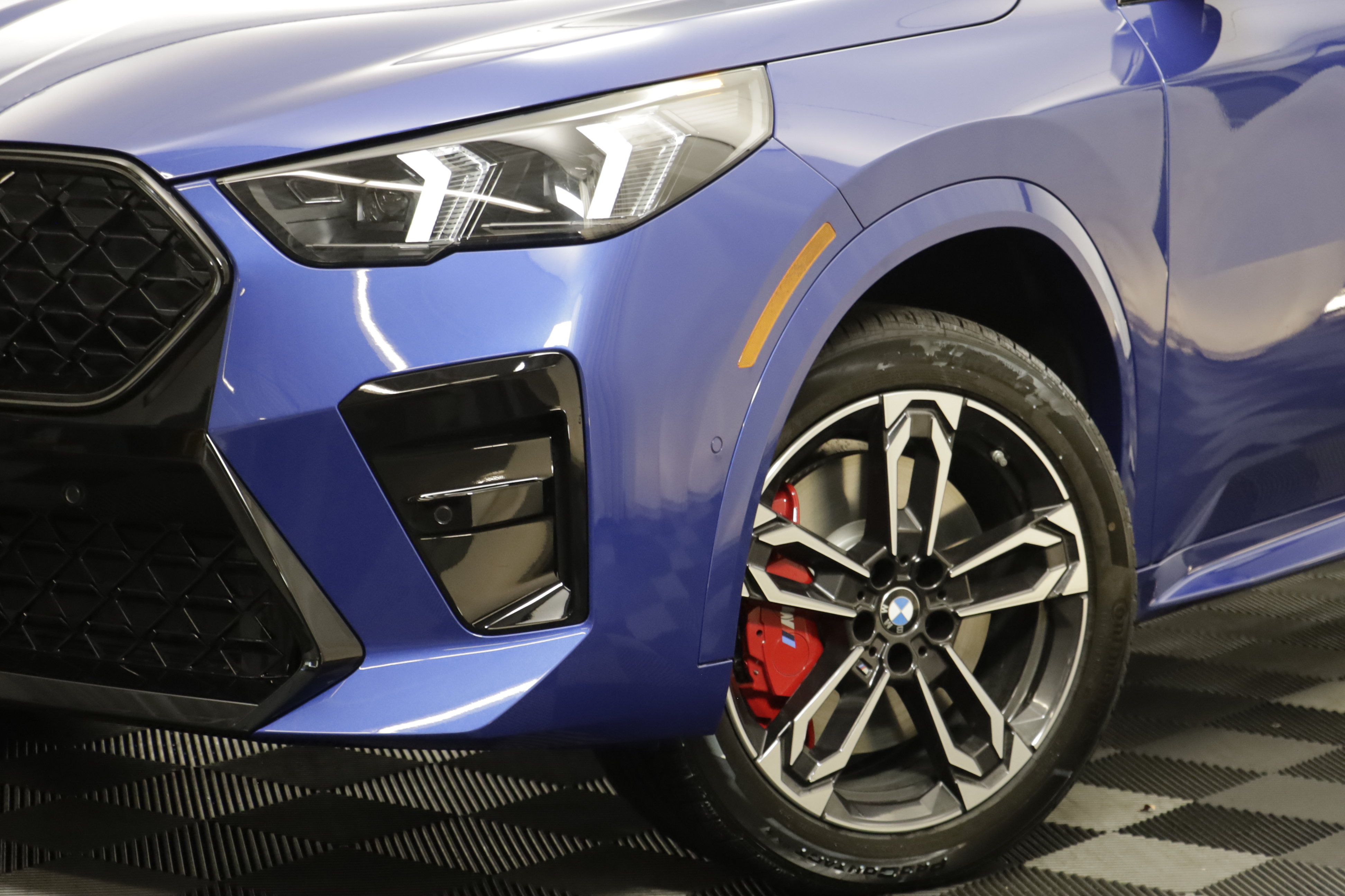 New 2027 BMW X2 xDrive28i w/ Technology Package AWD/4WD image 4