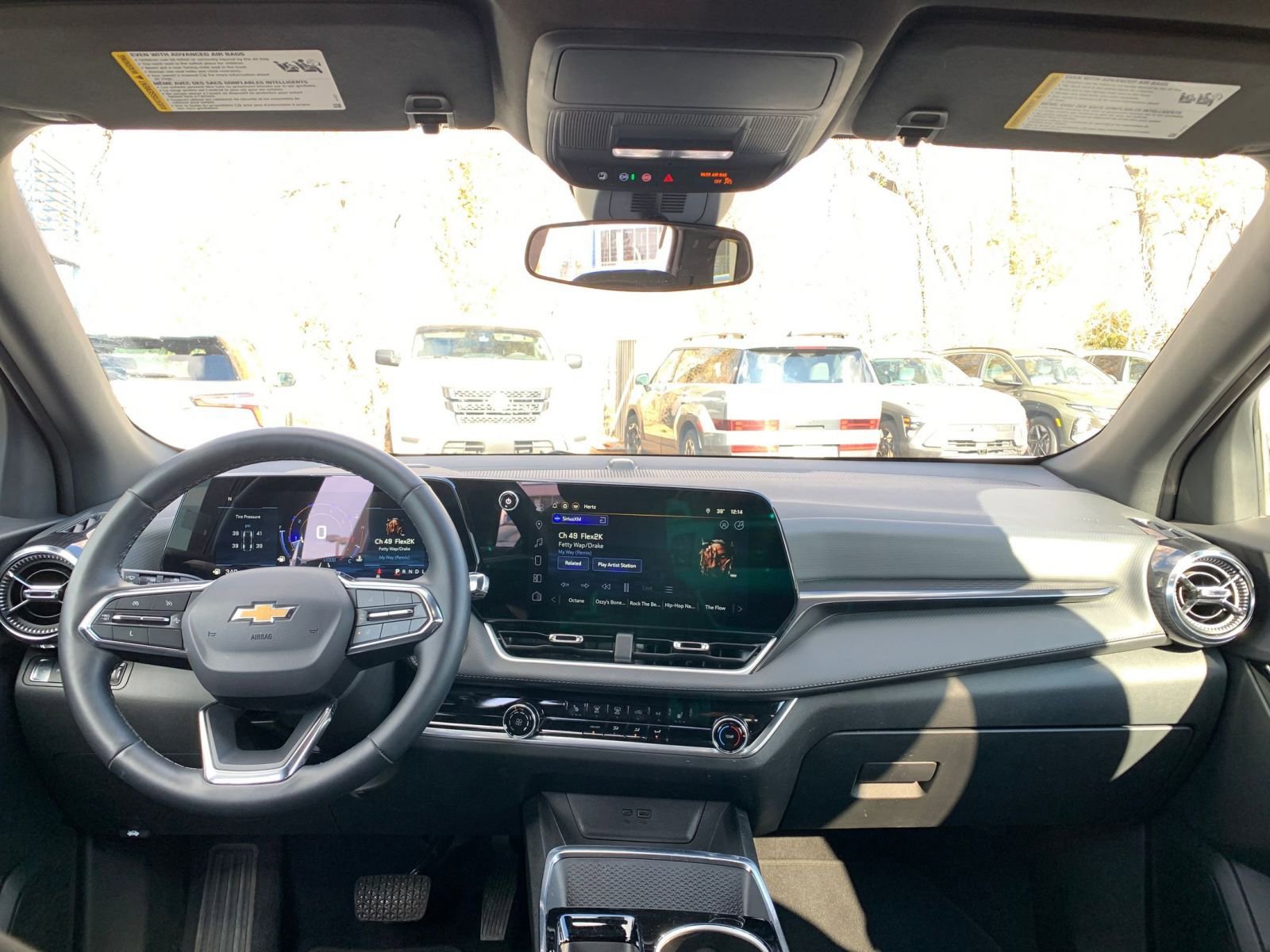 Used 2025 Chevrolet Equinox LT image 32