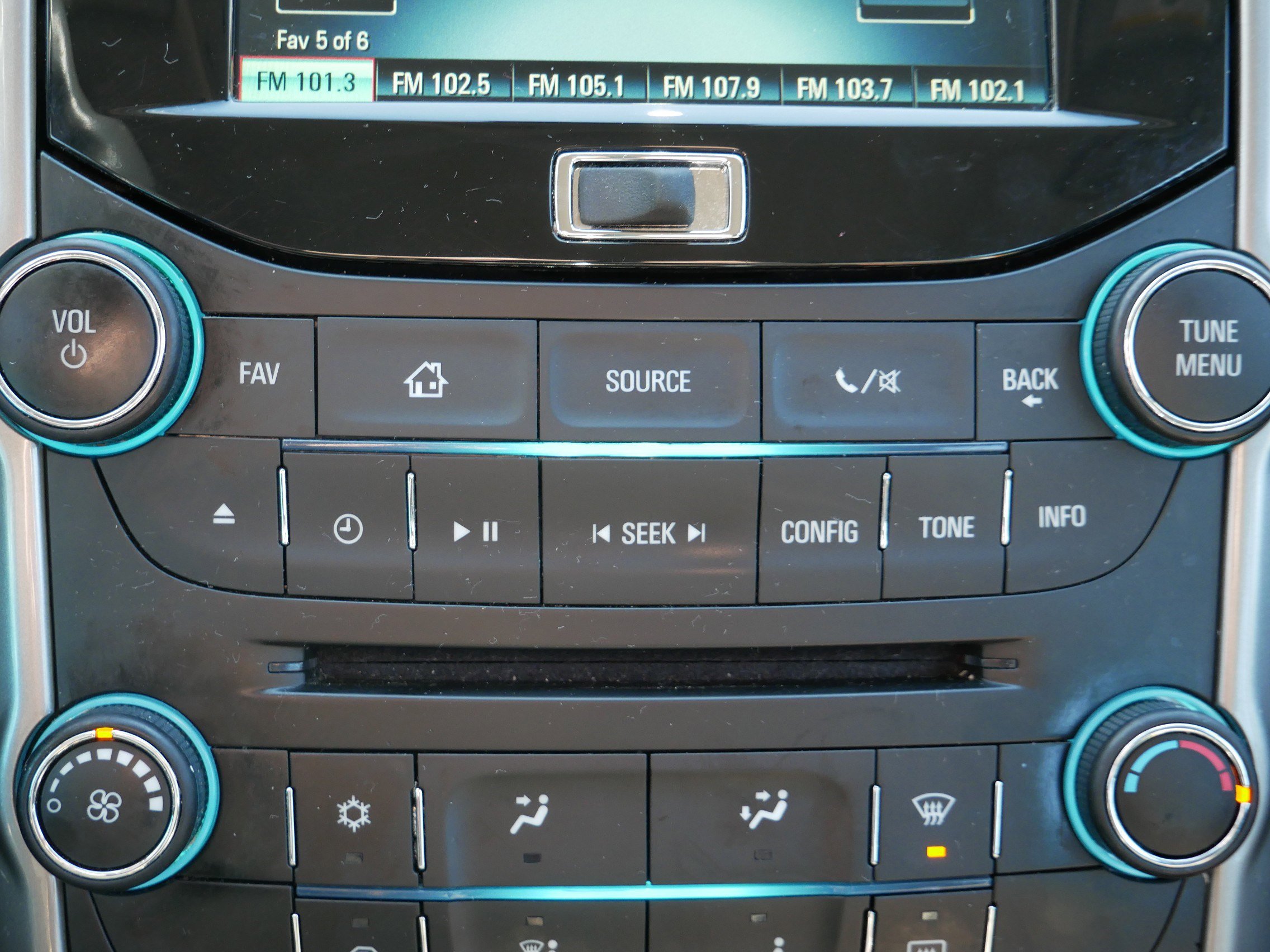 Used 2016 Chevrolet Malibu LT image 33