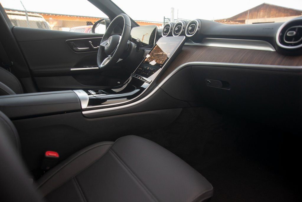 Certified 2025 Mercedes-Benz C 300 4MATIC Sedan image 30