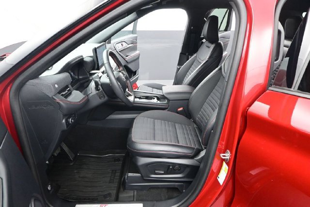 Used 2025 Ford Explorer ST-Line w/ Premium Package RWD image 13