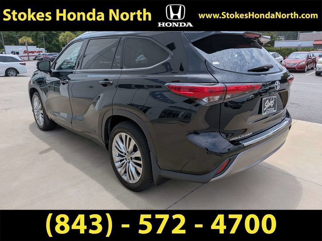 Used 2023 Toyota Highlander Platinum FWD image 7