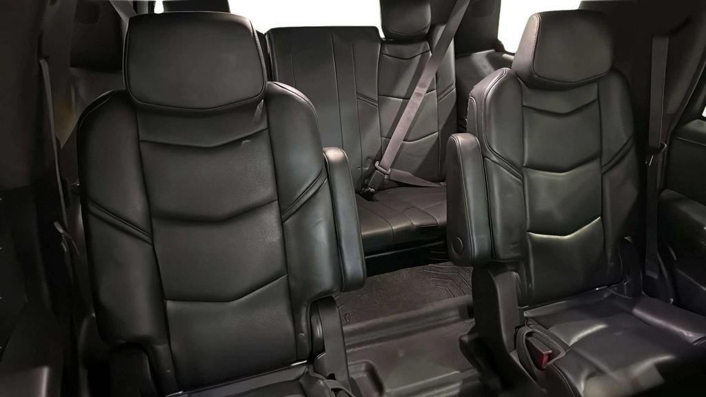 Used 2017 Cadillac Escalade Platinum AWD/4WD image 12