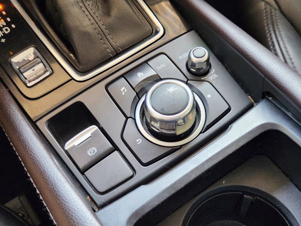 Used 2017 MAZDA MAZDA3 Touring image 21