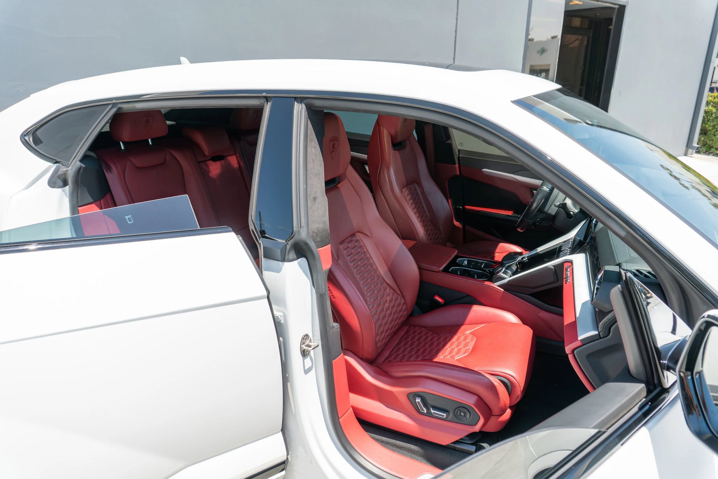 Used 2020 Lamborghini Urus AWD/4WD image 50