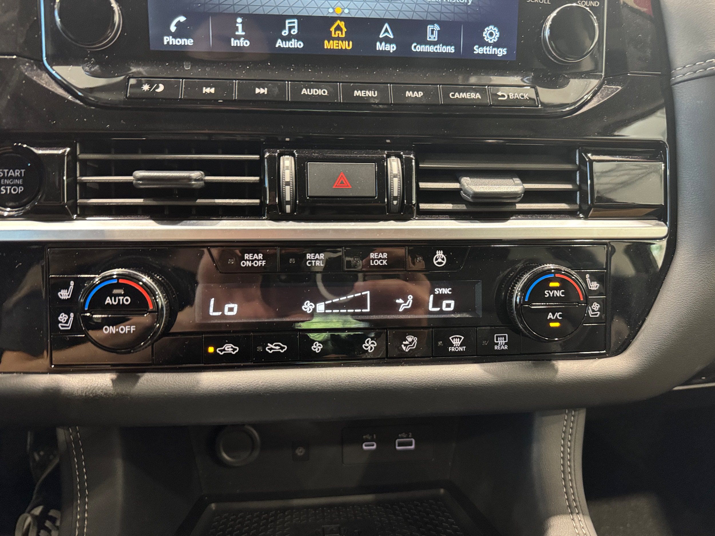 Used 2025 Nissan Pathfinder Platinum AWD/4WD image 18