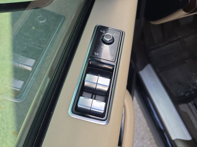 Used 2020 Land Rover Range Rover image 15