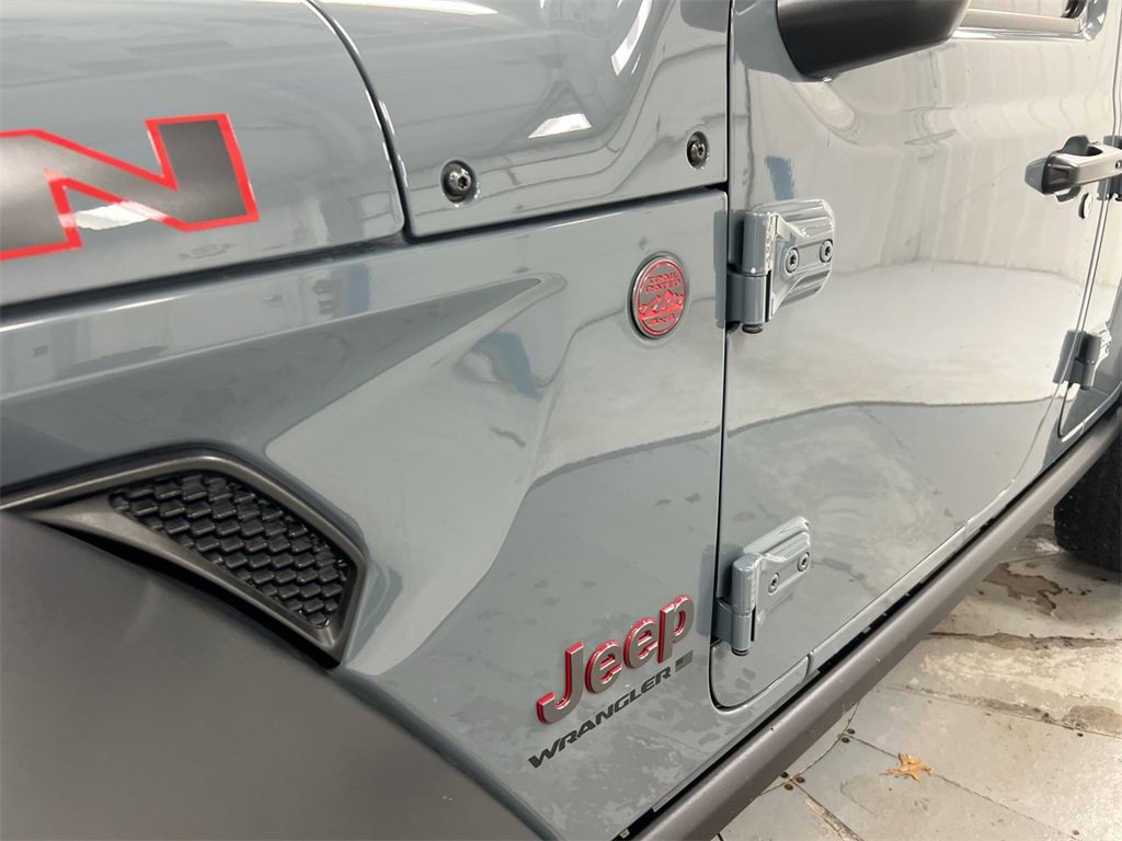 Used 2024 Jeep Wrangler Unlimited Rubicon w/ XTREMEE 35" Tire Package image 25