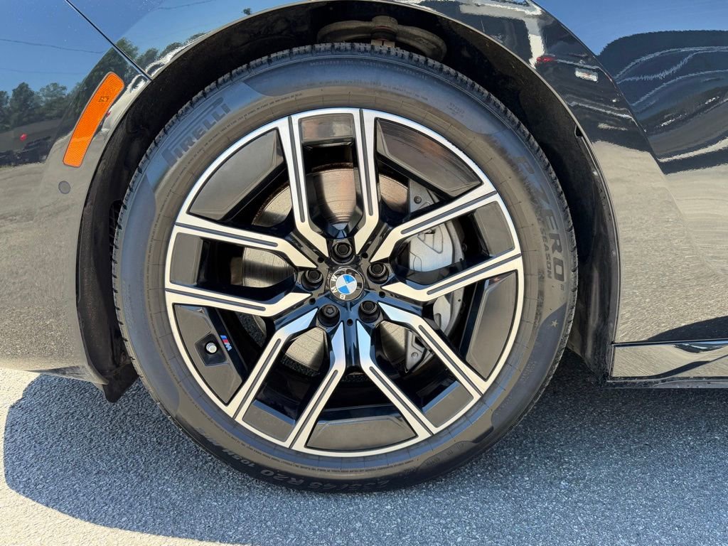 Used 2023 BMW 740i w/ Executive Package RWD image 8