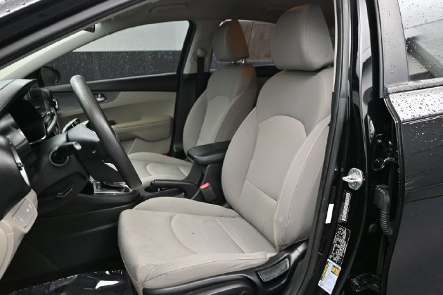 Used 2019 Kia Forte LXS FWD image 5