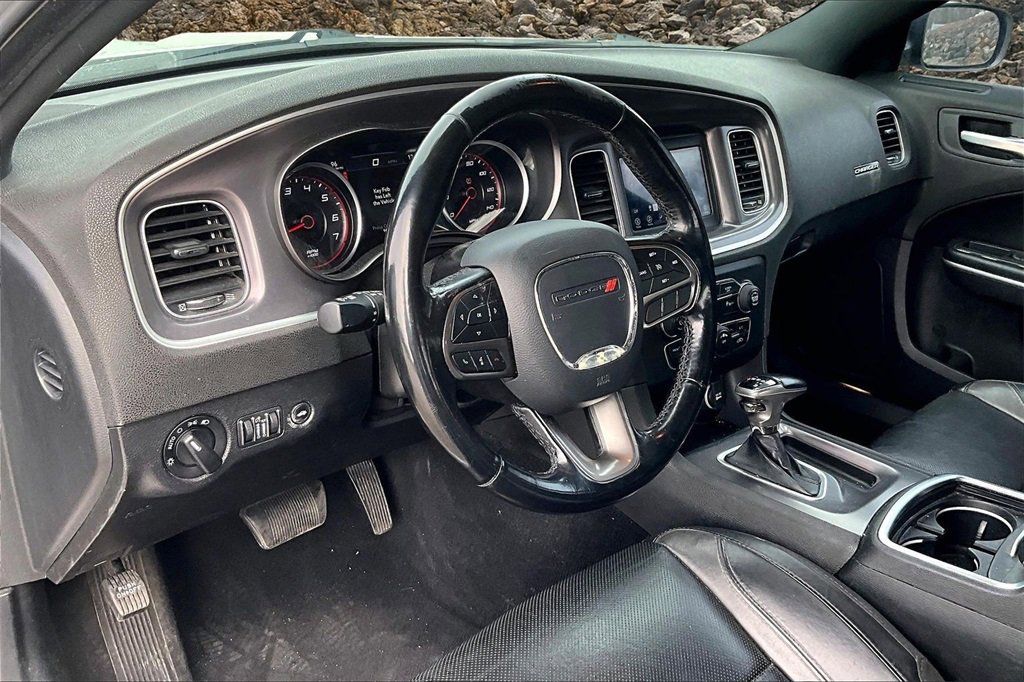 Used 2020 Dodge Charger SXT w/ Leather Interior Group image 9