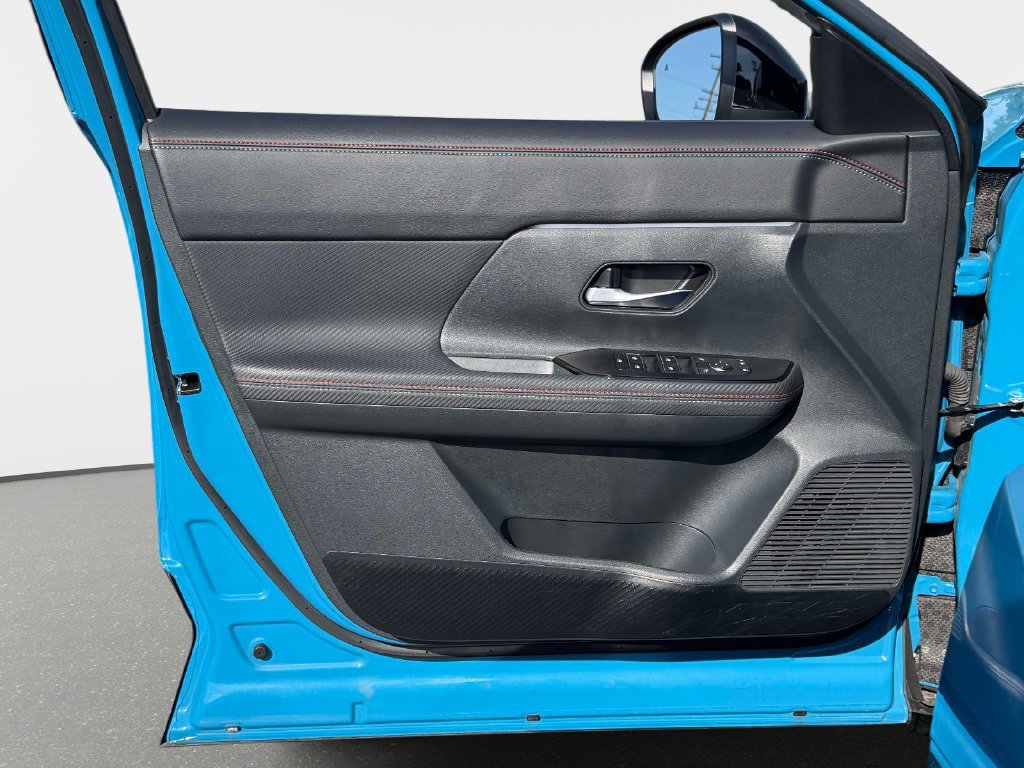 Used 2025 Nissan Kicks SR w/ Illumination Package AWD/4WD image 12