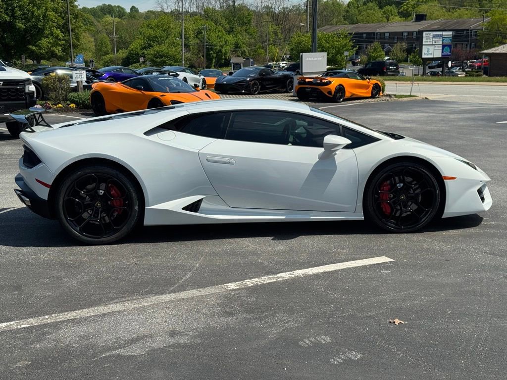 Used 2017 Lamborghini Huracan LP 580-2 RWD image 3