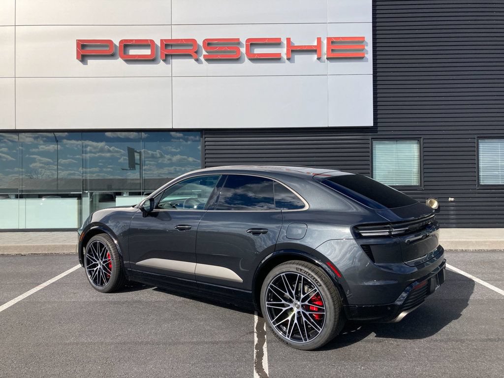 Used 2025 Porsche Macan Turbo Electric AWD/4WD image 3