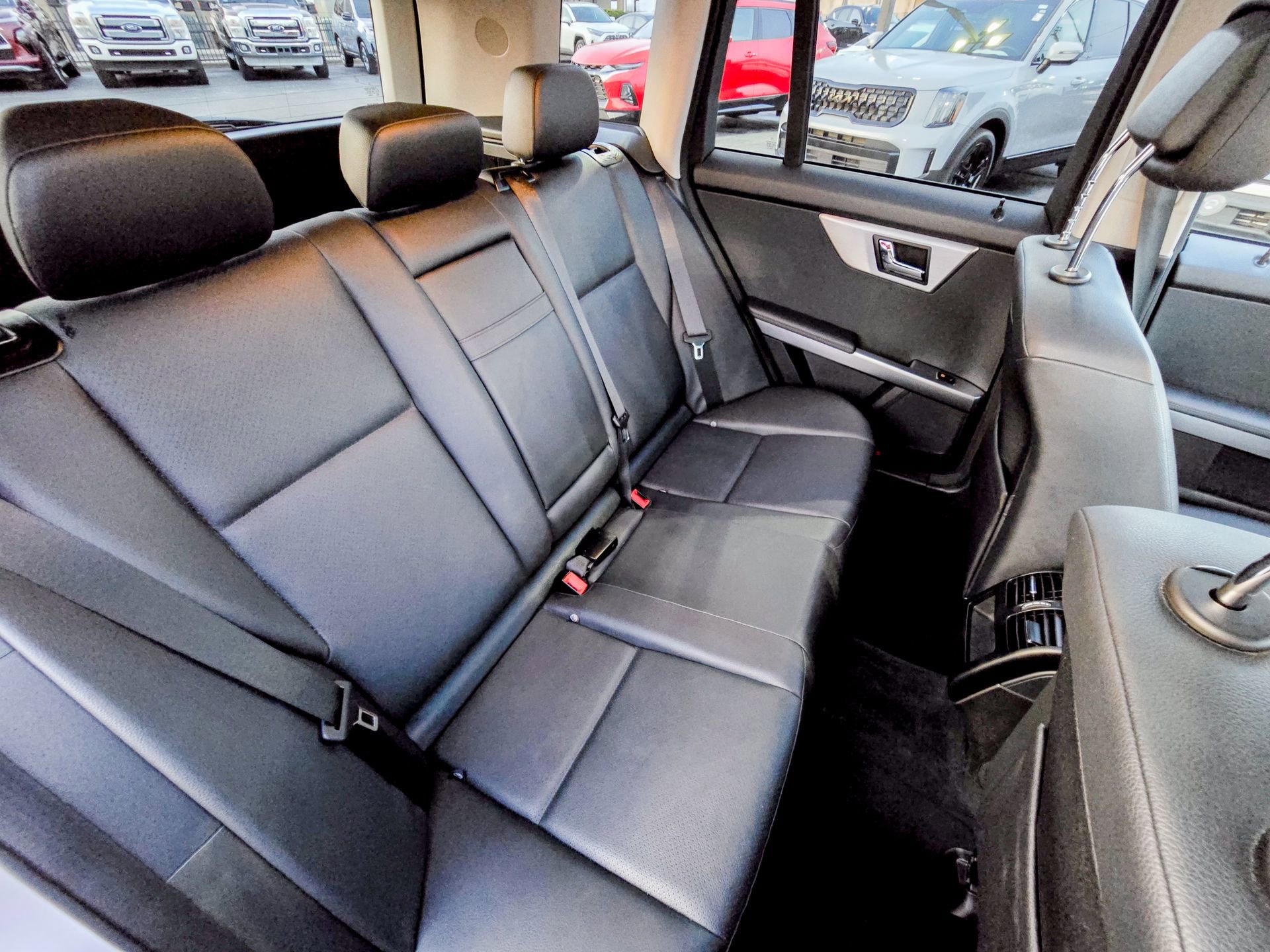 Used 2010 Mercedes-Benz GLK 350 4MATIC image 29