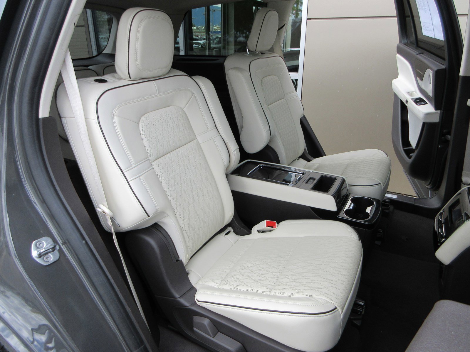 Used 2021 Lincoln Aviator Black Label w/ Dynamic Handling Package AWD/4WD image 23