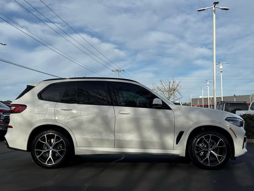 Used 2023 BMW X5 xDrive40i w/ M Sport Package image 11