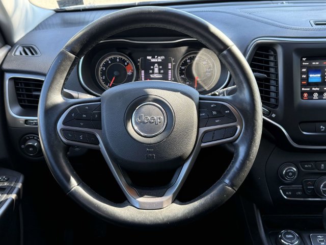 Used 2019 Jeep Cherokee Latitude Plus w/ Comfort/Convenience Group AWD/4WD image 13