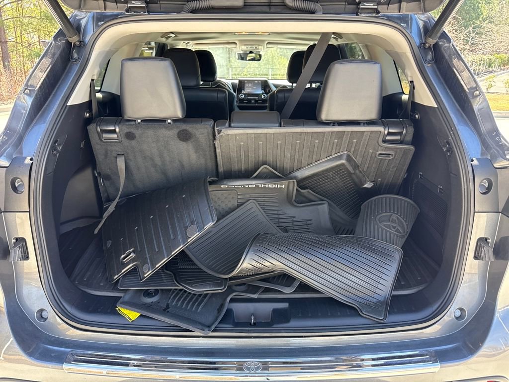 Used 2020 Toyota Highlander XLE image 27