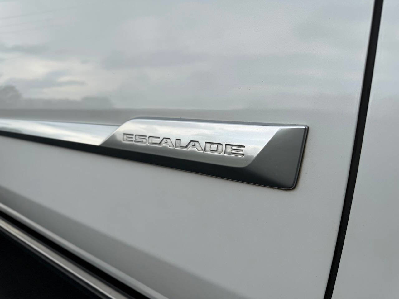Used 2018 Cadillac Escalade Platinum image 10