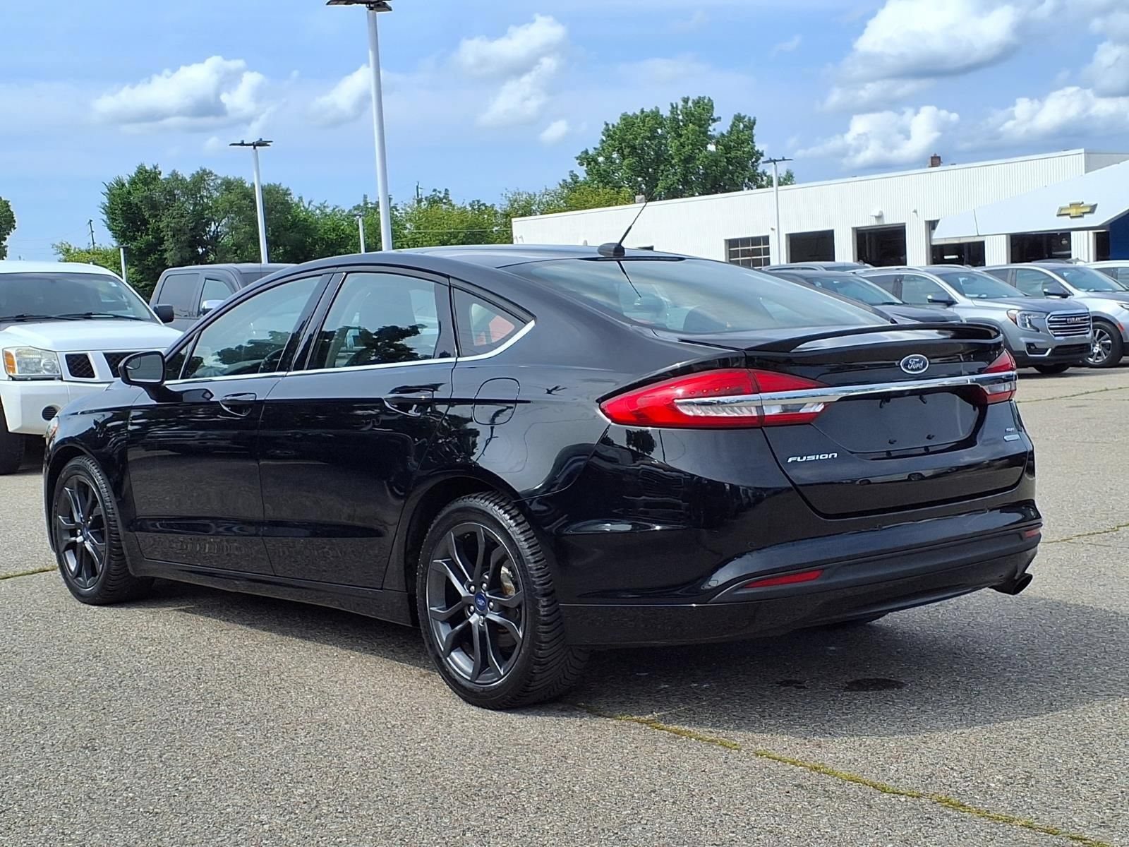Used 2018 Ford Fusion SE w/ Equipment Group 201A FWD image 7