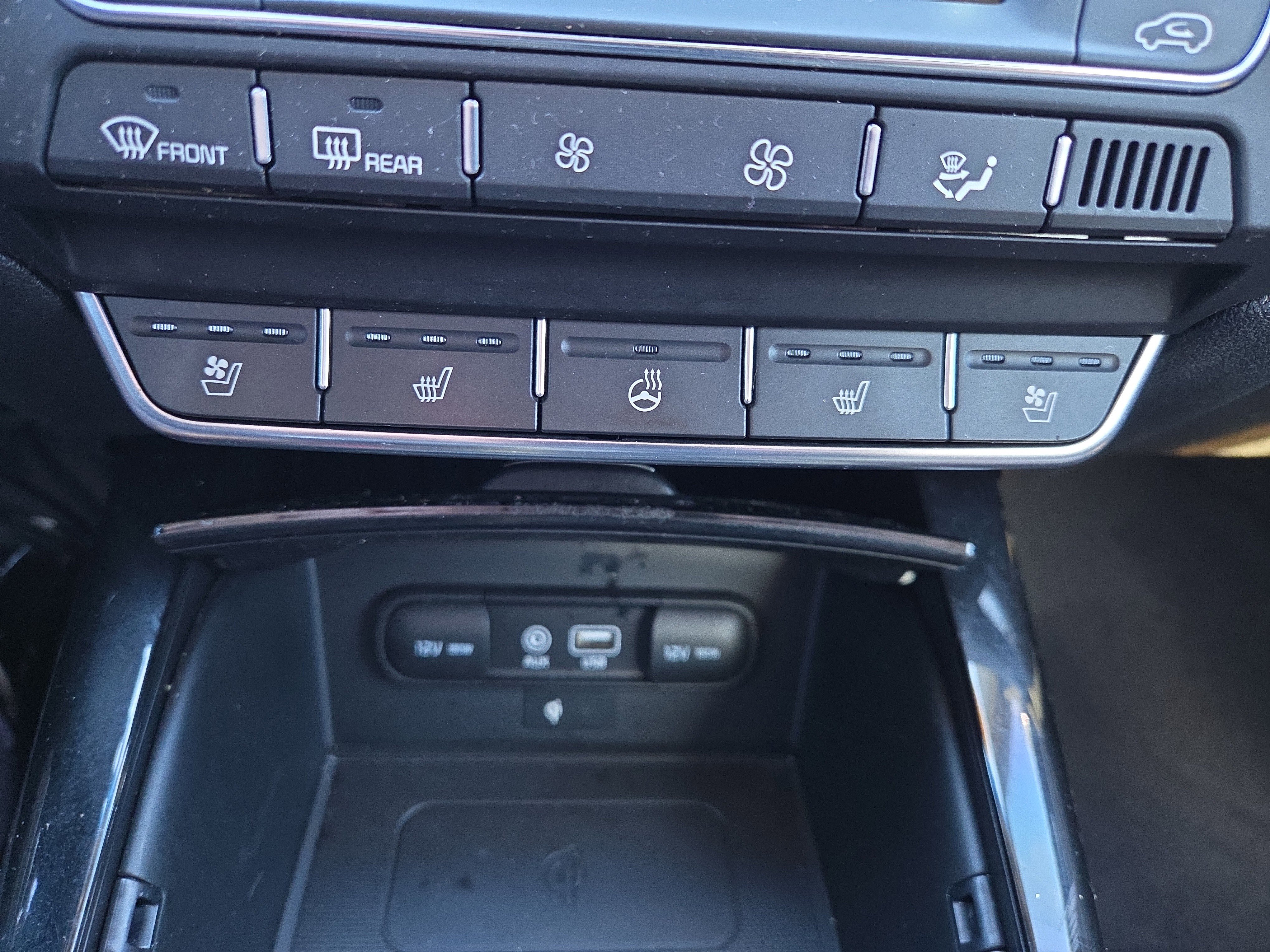 Used 2019 Kia Sorento SX w/ SX Touring Package image 18