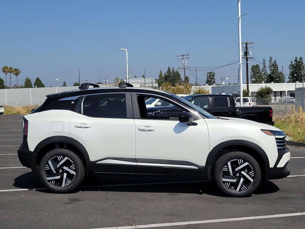 New 2026 Nissan Kicks SV w/ Cold Weather Package FWD image 7