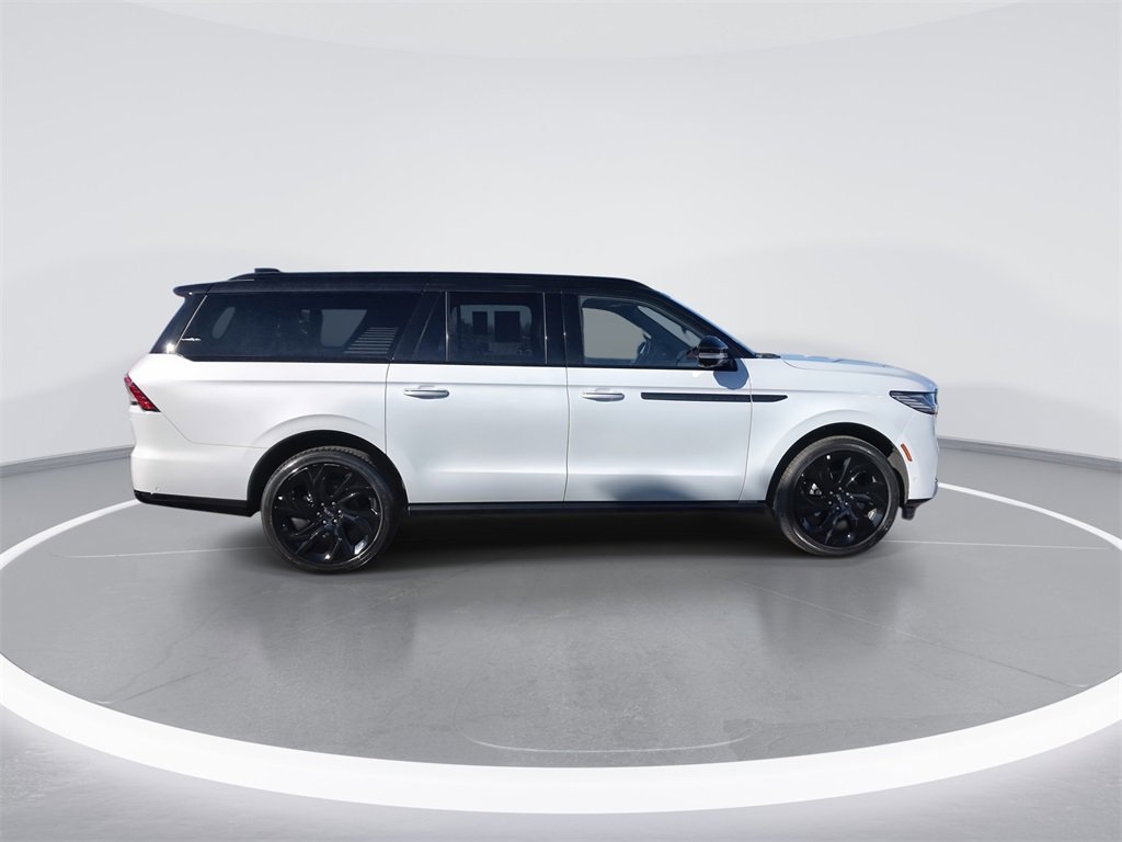Used 2025 Lincoln Navigator L Black Label image 9