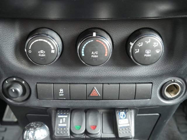 Used 2017 Jeep Wrangler Unlimited Sport AWD/4WD image 16