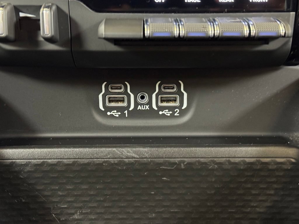 Used 2023 RAM 1500 Laramie AWD/4WD image 45