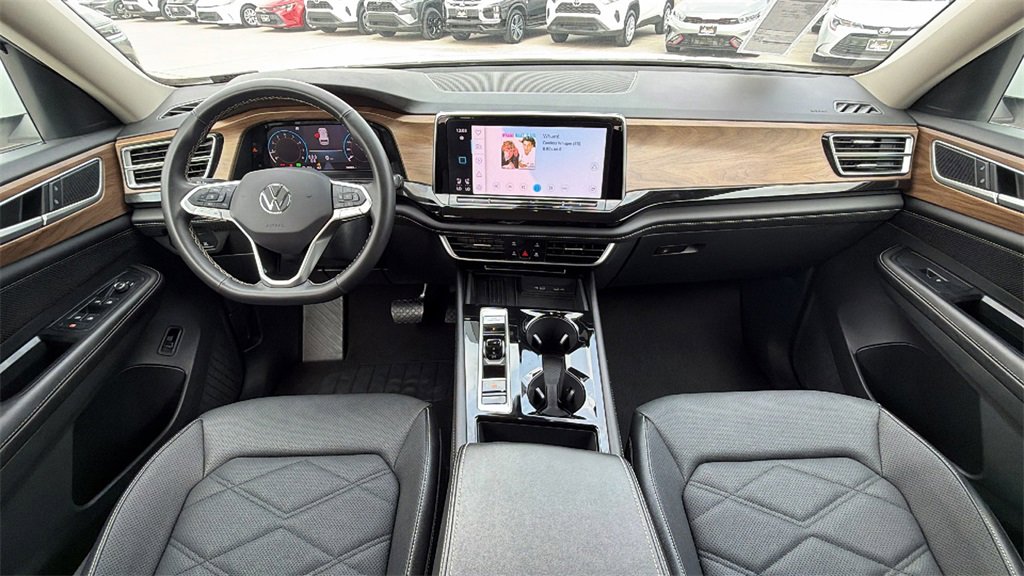 Used 2025 Volkswagen Atlas SE image 20