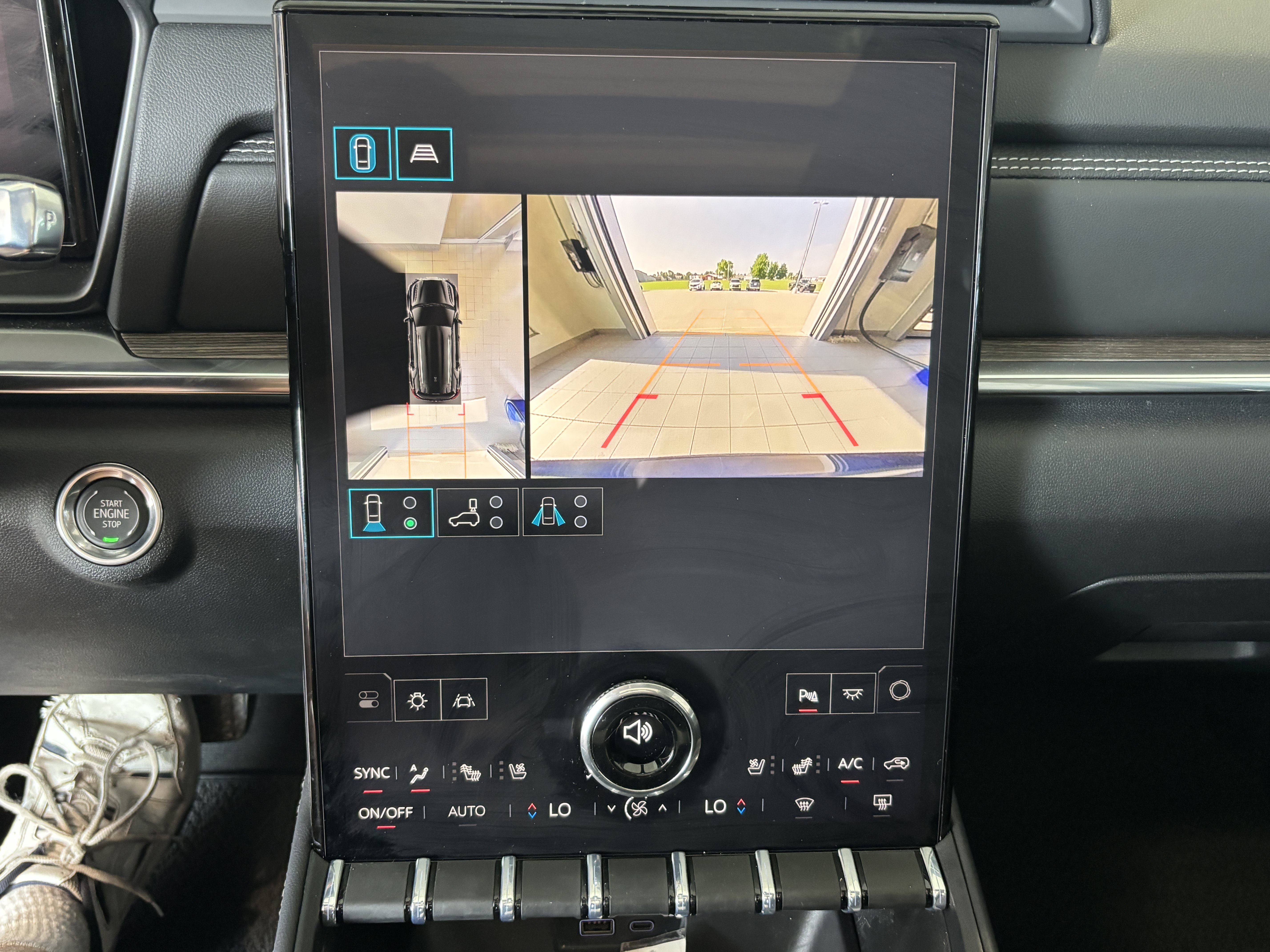 Used 2026 GMC Terrain Denali AWD/4WD image 17
