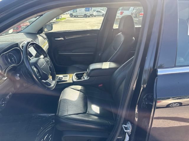 Used 2017 Chrysler 300 C AWD/4WD image 9